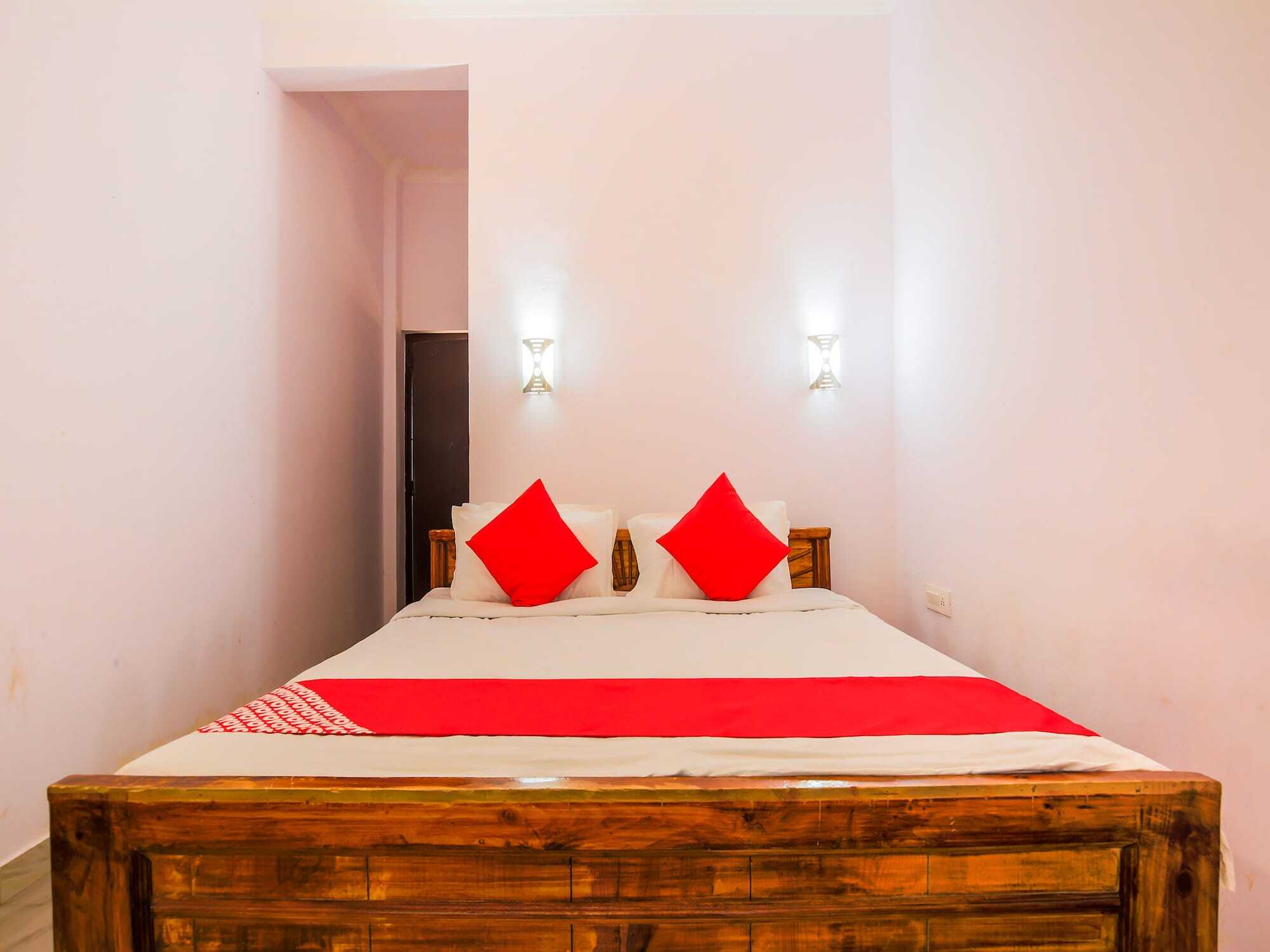 Hotel Oyo 23650 Down Da Village 3*